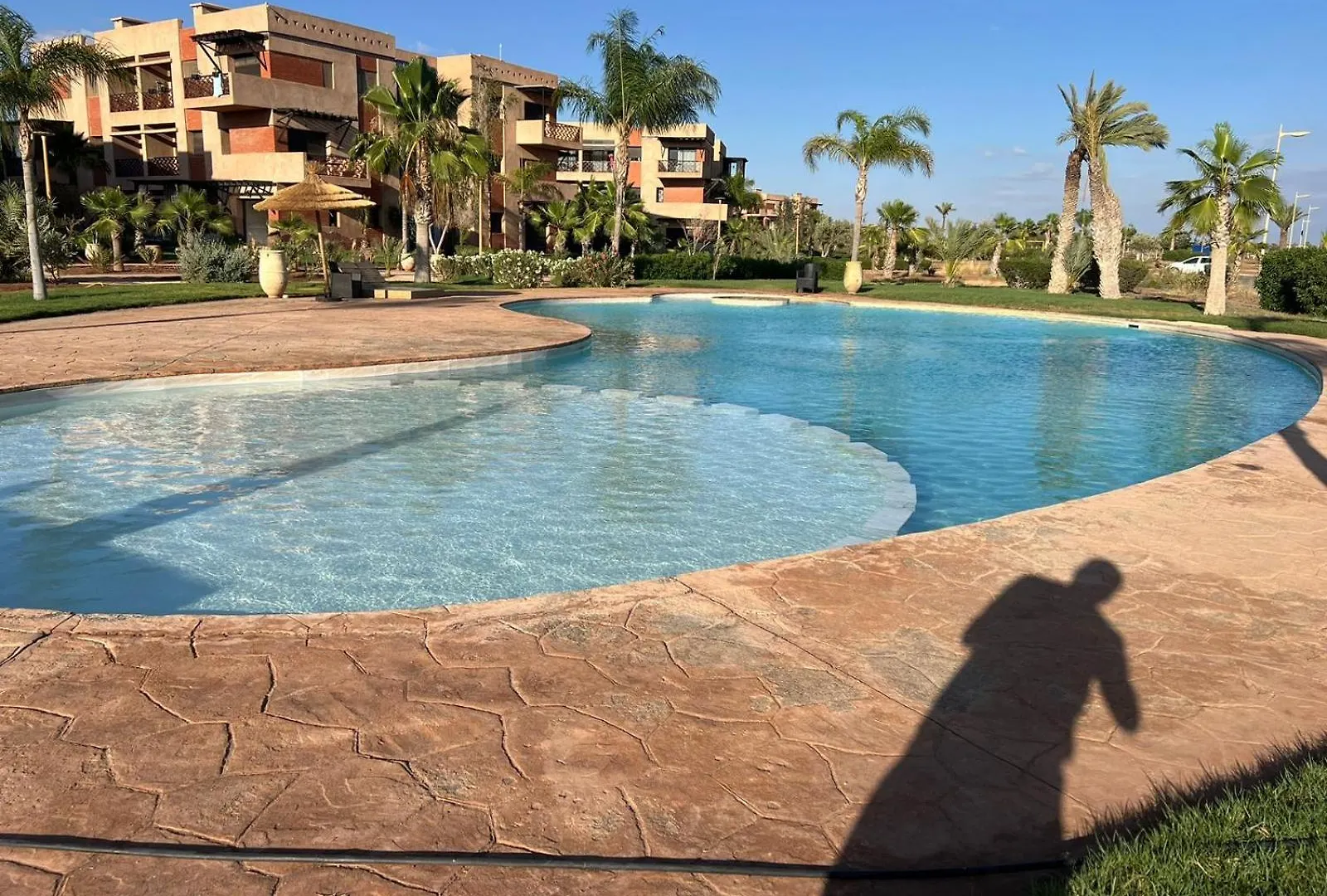 Appartement Elegant Avec Vue Sur Piscine Jardin Verdoyant Et Wifi Ultra Rapide Marrakesh