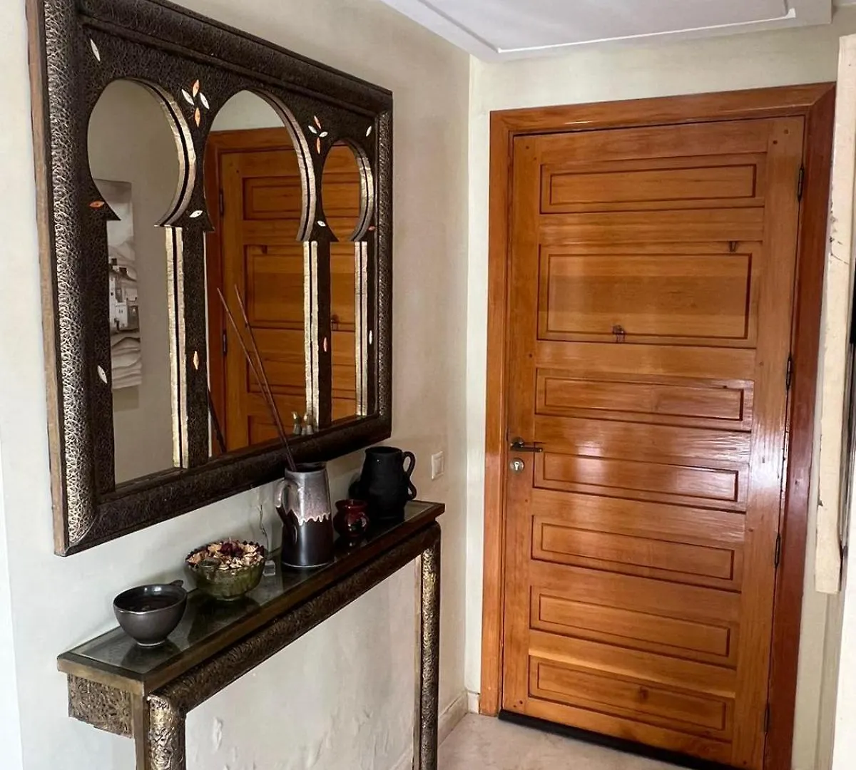 Appartement Elegant Avec Vue Sur Piscine Jardin Verdoyant Et Wifi Ultra Rapide Marrakesh 0*,