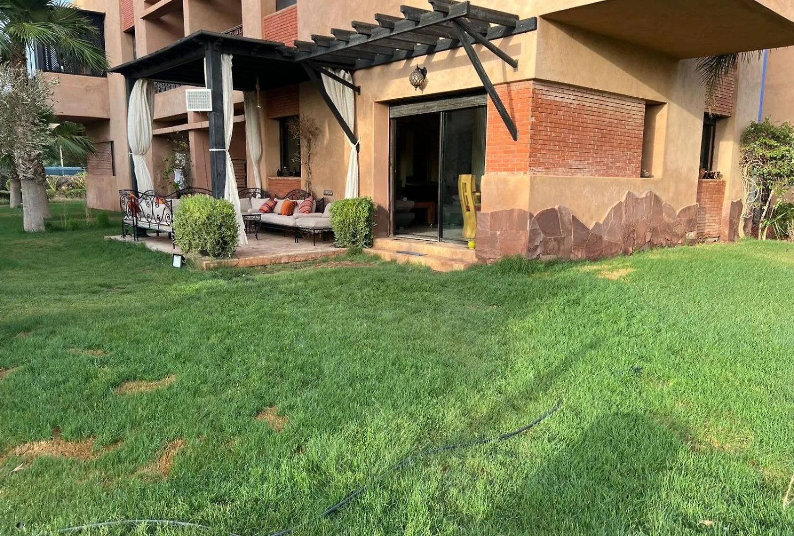 Appartement Elegant Avec Vue Sur Piscine Jardin Verdoyant Et Wifi Ultra Rapide Marrakesh Apartment